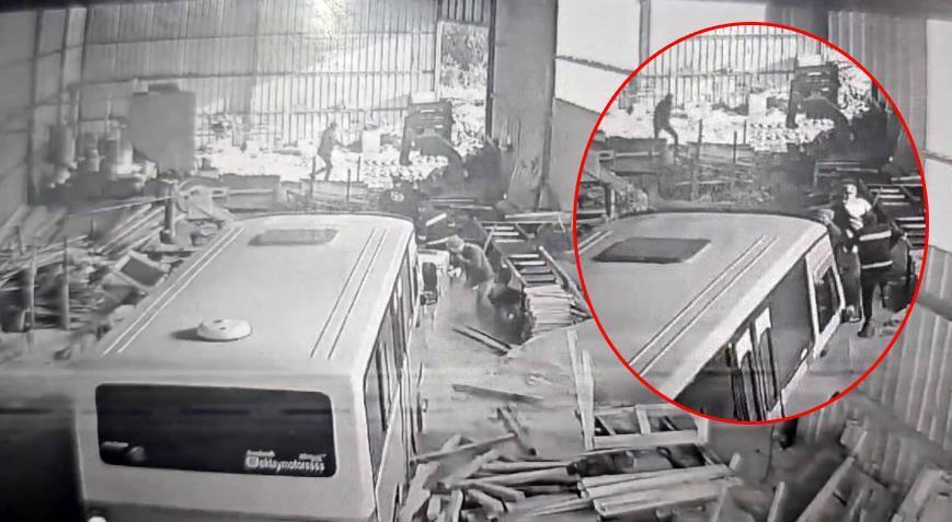 Babasının çalıştığı atölyeye minibüsle daldı! 6 kişi ölümden döndü