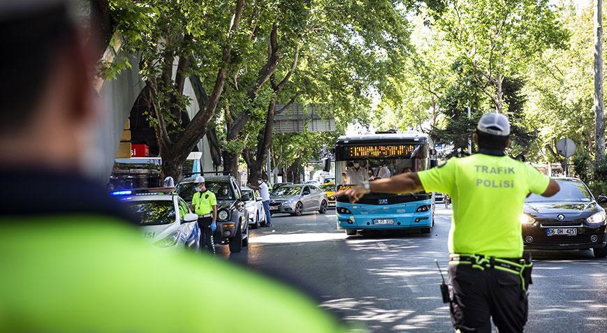 Bakan Yerlikaya duyurdu: 451 bin araç ve sürücüye işlem uygulandı