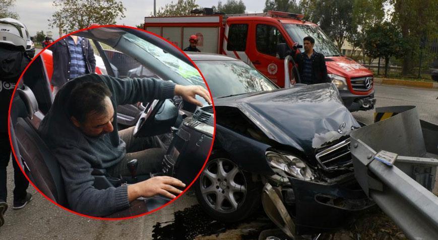 Bariyere ‘ok’ gibi saplandı! Sürücüyü itfaiye çıkardı