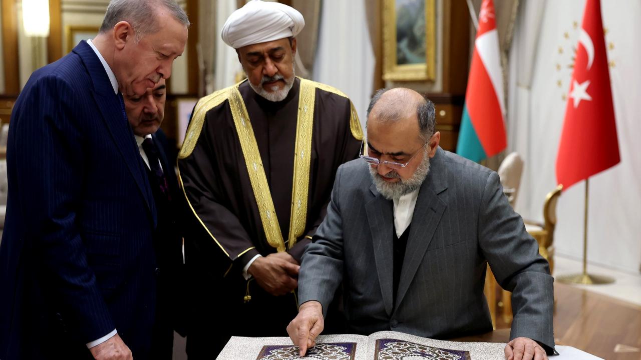 Başkan Erdoğan’dan, Umman Sultanı’na sürpriz hediye! 66 kişilik ekip hazırladı