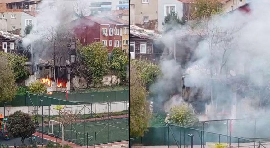 Beyoğlu’nda yangın! 2 katlı metruk bina küle döndü