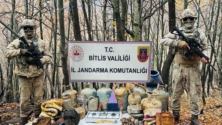 Bitlis’te operasyon: Sığınakta çok sayıda yaşam malzemesi ele geçirildi
