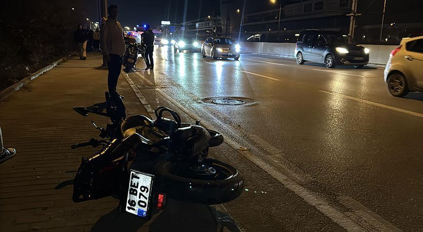 Bursa’da feci kaza! Otomobile çarpıp savrulan motosikletteki 2 kişi öldü