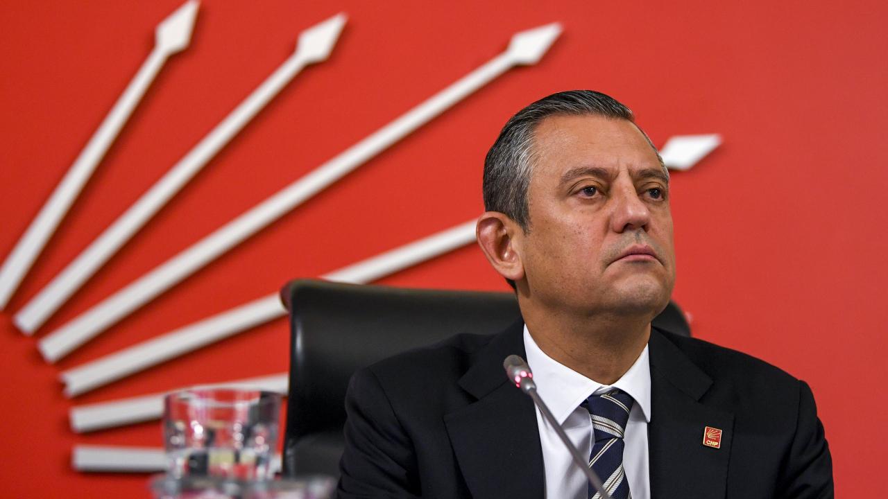 CHP’li aydınlardan Özgür Özel’e: ‘Normalleşemezsin’
