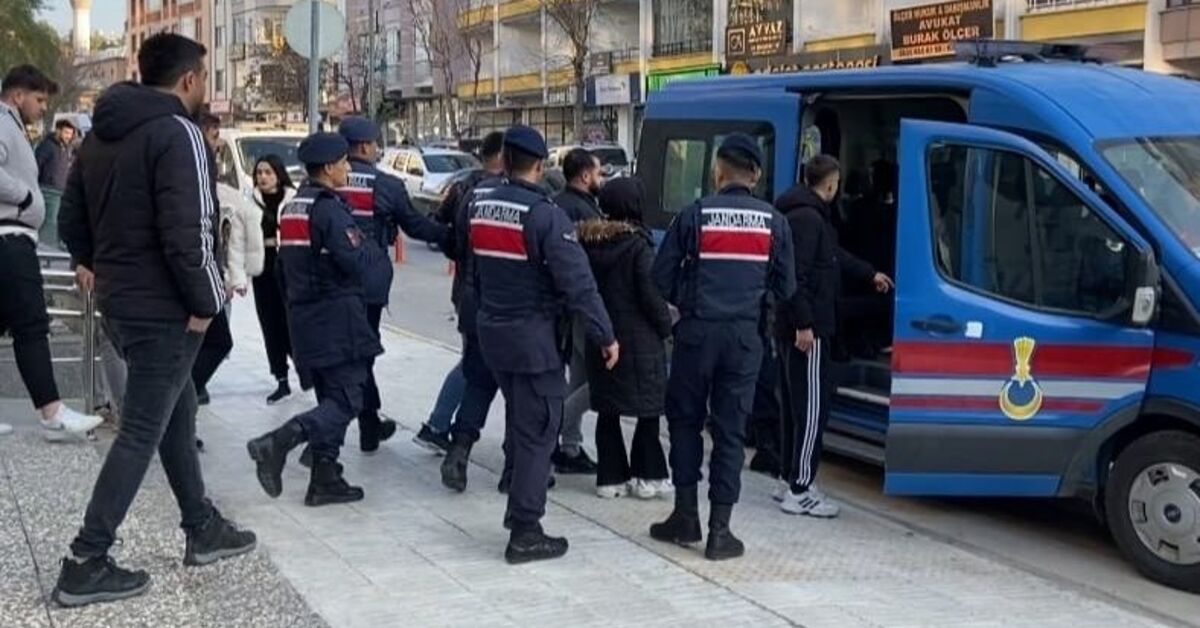 Çorum'da darbettikleri kişinin aracını gasbeden 3 şüpheli tutuklandı – Güncel haberler