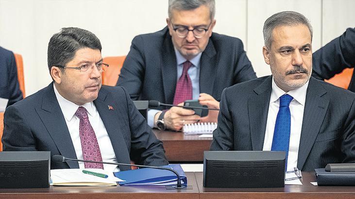 ‘İsrail şimdi de Suriyelileri tehdit ediyor’