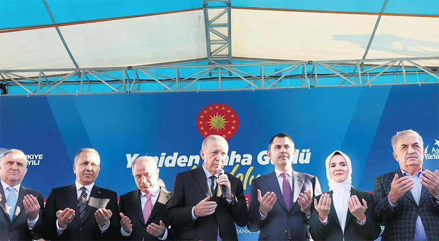 ‘Özel, Ankara’da siyasetçilik oynuyor’