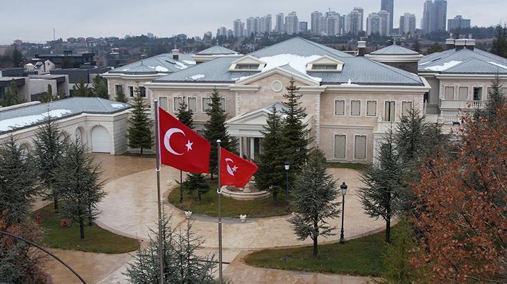 FETÖ’nün Varlık Fonu’na devrilen Ankara’daki malikanesine Türk bayrağı çekildi