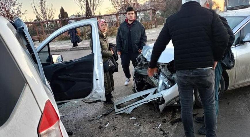 Gizli buzlanma kazaya neden oldu! 3 araç birbirine girdi