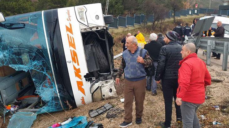 Isparta’da yolcu otobüsü devrildi! Ölü ve yaralılar var