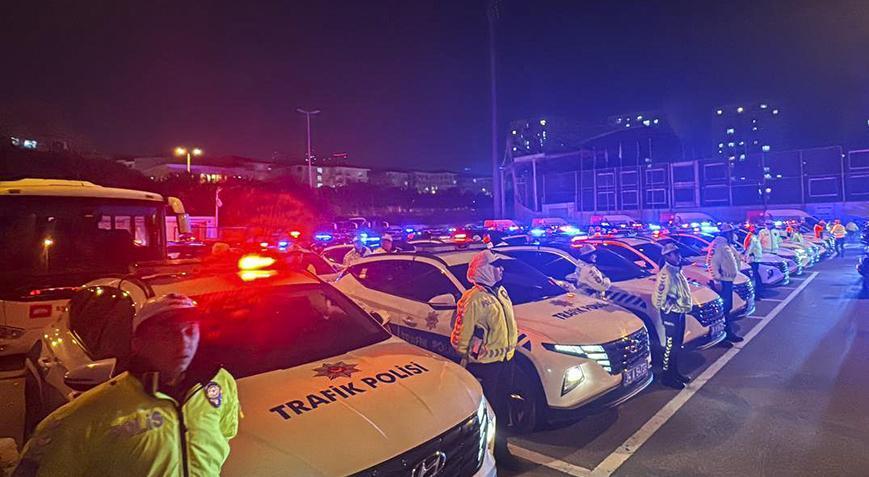 İstanbul Emniyet Müdürü Yıldız asayiş uygulamasındaki ekipleri denetledi
