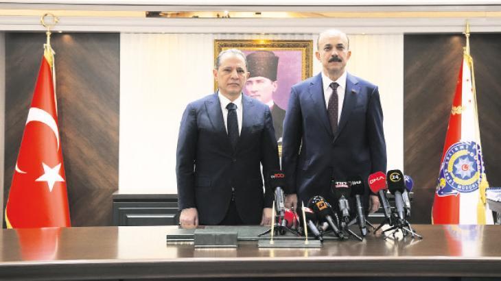İstanbul Emniyeti’nde devir teslim: Yıldız göreve başladı