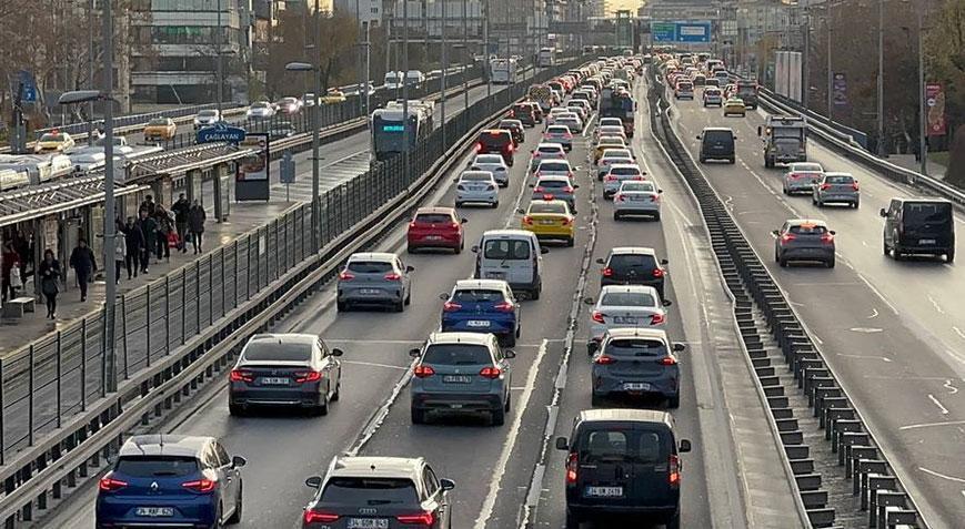 İstanbul’da haftanın ilk iş gününde trafik yoğunluğu