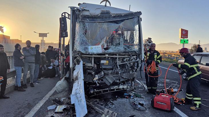 Manisa’da korkunç kaza! İşçi servisi TIR’a çarptı: 22 kişi yaralı