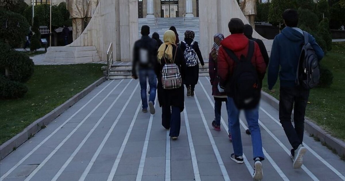 Okul kıyafeti yönetmeliğinde değişiklik Resmi Gazete'de