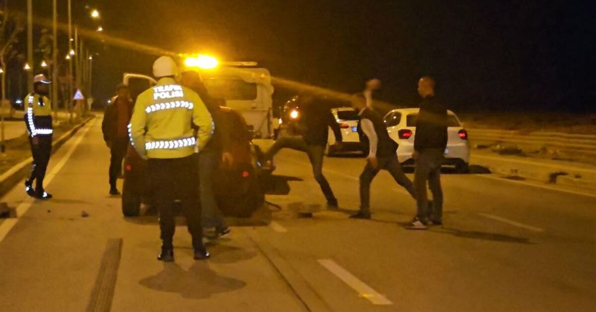 Otomobilin çarptığı motosikletli öldü, yakınları parke taşlarıyla araca saldırdı – Güncel haberler