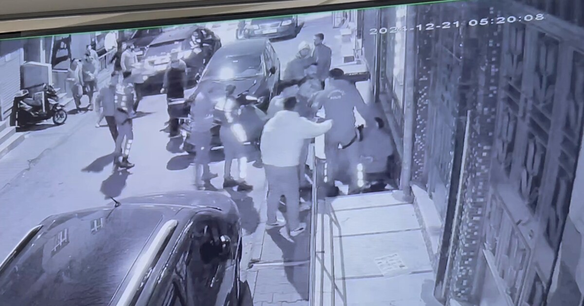 Silah sesine koşan polise saldırdılar! | Son dakika haberleri