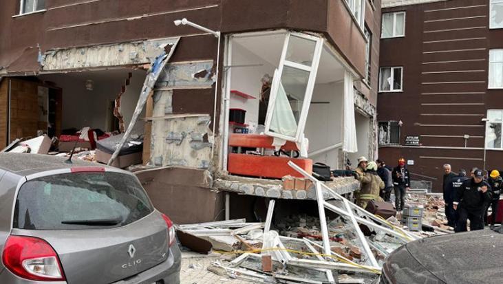 SON DAKİKA PATLAMA HABERLERİ: İstanbul Beylikdüzü’nde14 katlı binada patlama: Ölü ve yaralılar var