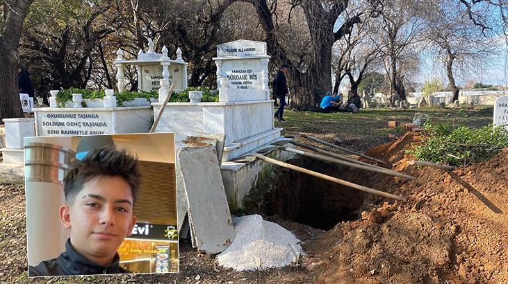 Acı kader… İsmini aldığı ağabeyi ve 5 yaşındayken kaybettiği annesinin yanına defnedildi