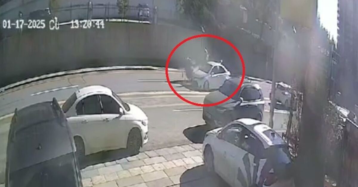 Ankara'da otomobilin çarptığı motosikletli kurye öldü; kaza kamerada – Güncel haberler | Son dakika haberleri