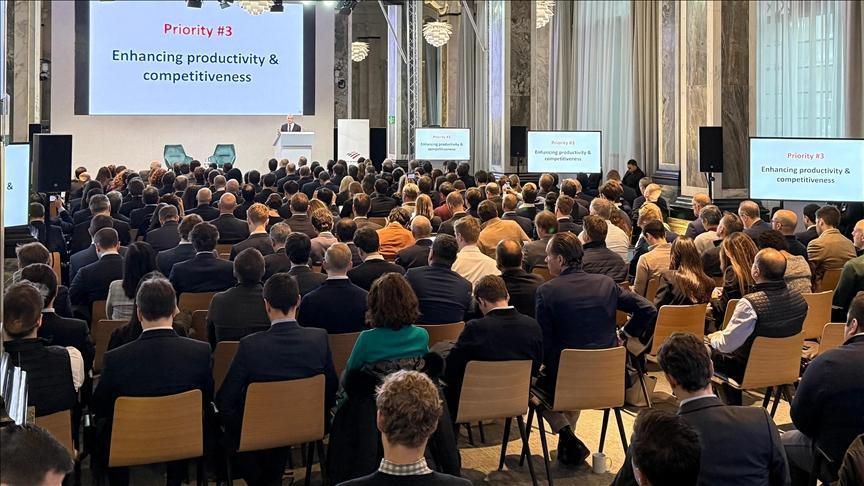 Bakan Şimşek, Londra’daki yatırımcılara Türkiye ekonomisini anlattı