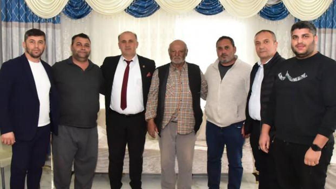 İncirliova Belediyesi meclis üyesi CHP’den istifa ederek AK Parti’ye katıldı