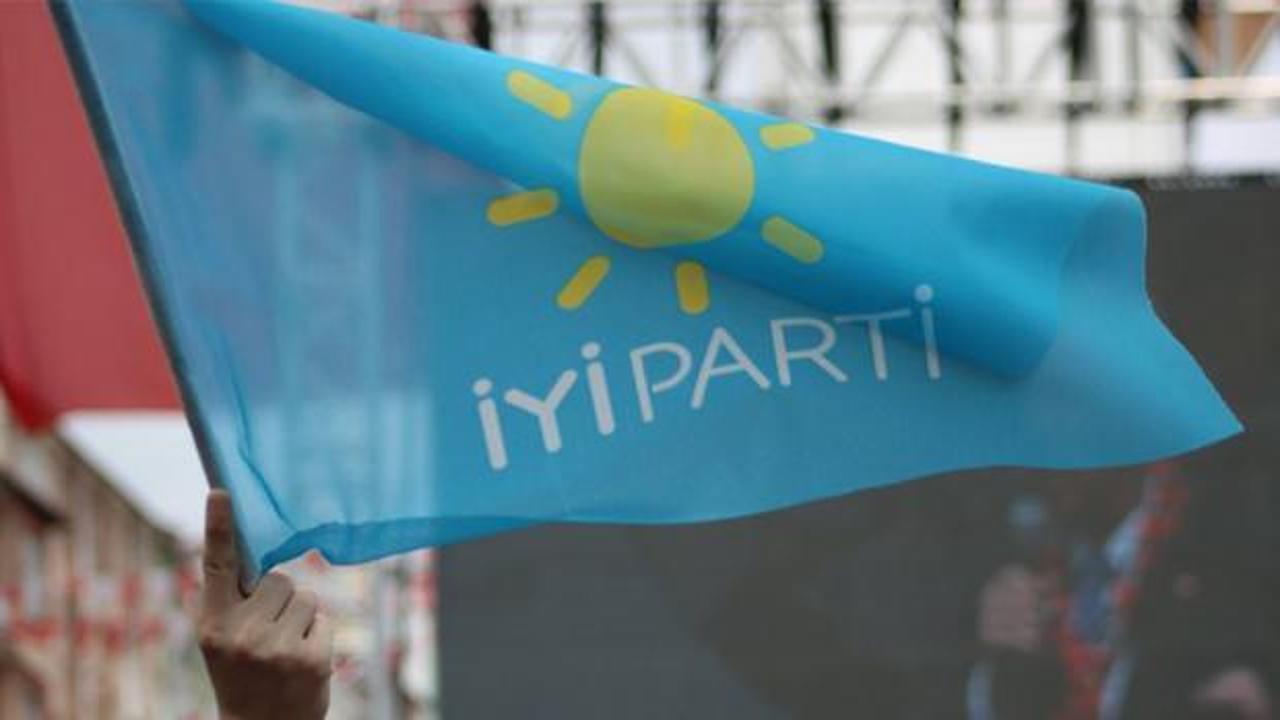 İYİ Parti teşkilatı istifa etti, 38 kişi MHP’ye geçti!