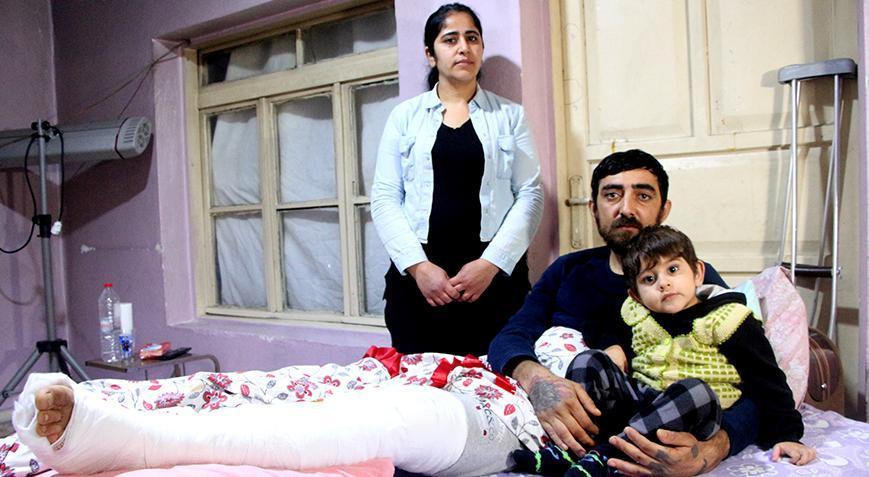 Kazada yaralandı, evlerinin tavanı çöktü! ‘Salonun köşesindeki koltukta yaşıyoruz’