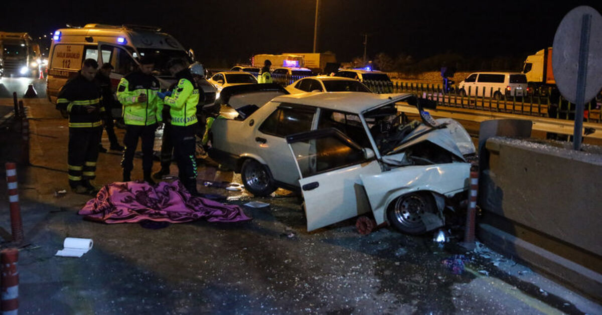 Mersin'de gişelerdeki bariyere çarpan otomobildeki 2 kişi öldü, 4'ü çocuk 5 kişi yaralandı – Güncel haberler