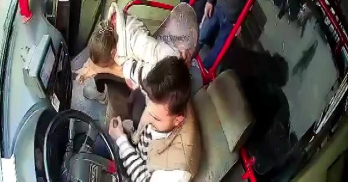 Otobüs şoförü kocasına direksiyonda biber gazı sıkıp bıçakladı! | Son dakika haberleri