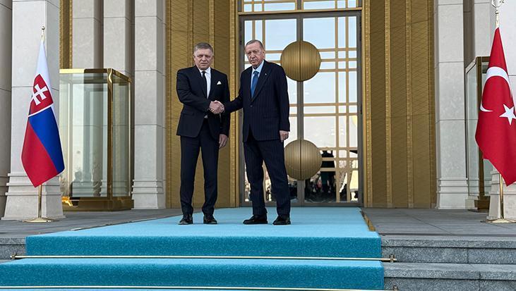 Slovak Cumhuriyeti Başbakanı Robert Fico Ankara’da! Erdoğan resmi törenle karşıladı