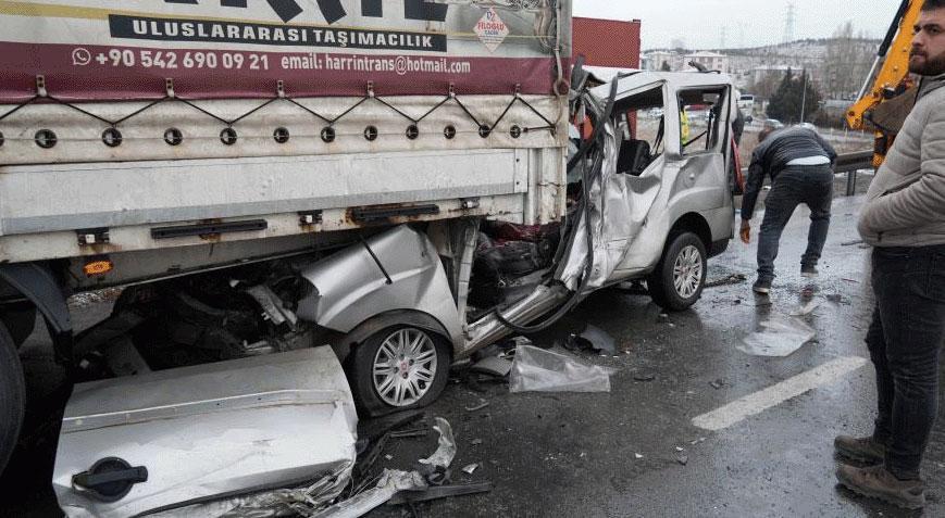Ankara’da korkunç ölüm! TIR’ın altına giren araçta can verdi