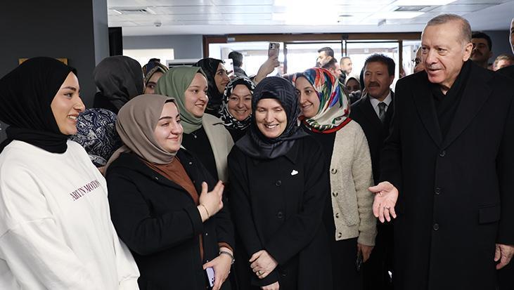 Cumhurbaşkanı Erdoğan, cuma namazını Mevlana Camisi’nde kıldı