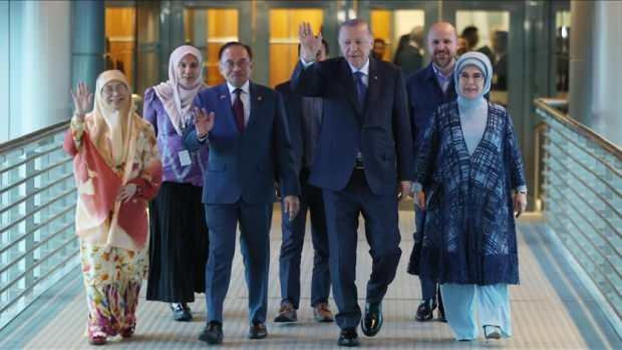 Cumhurbaşkanı Erdoğan, Malezya’da Petronas İkiz Kulelerini ziyaret etti