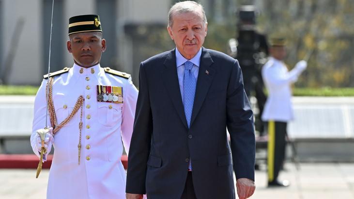 Cumhurbaşkanı Erdoğan Malezya’da resmi törenle karşılandı