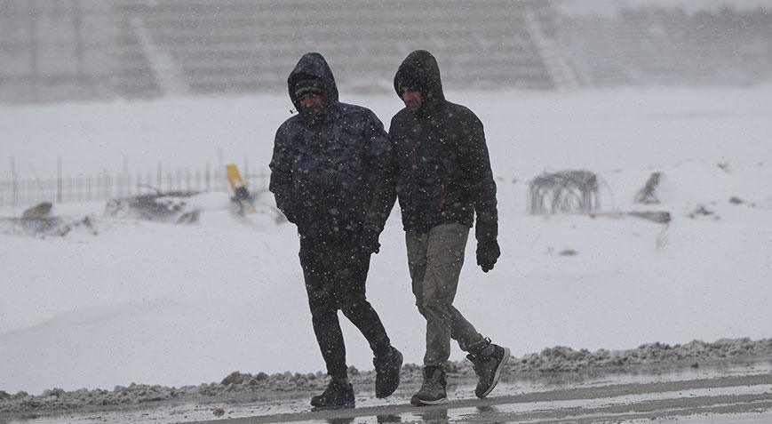 Edirne beyaza büründü! Kar kalınlığı 10 santimetreye ulaştı