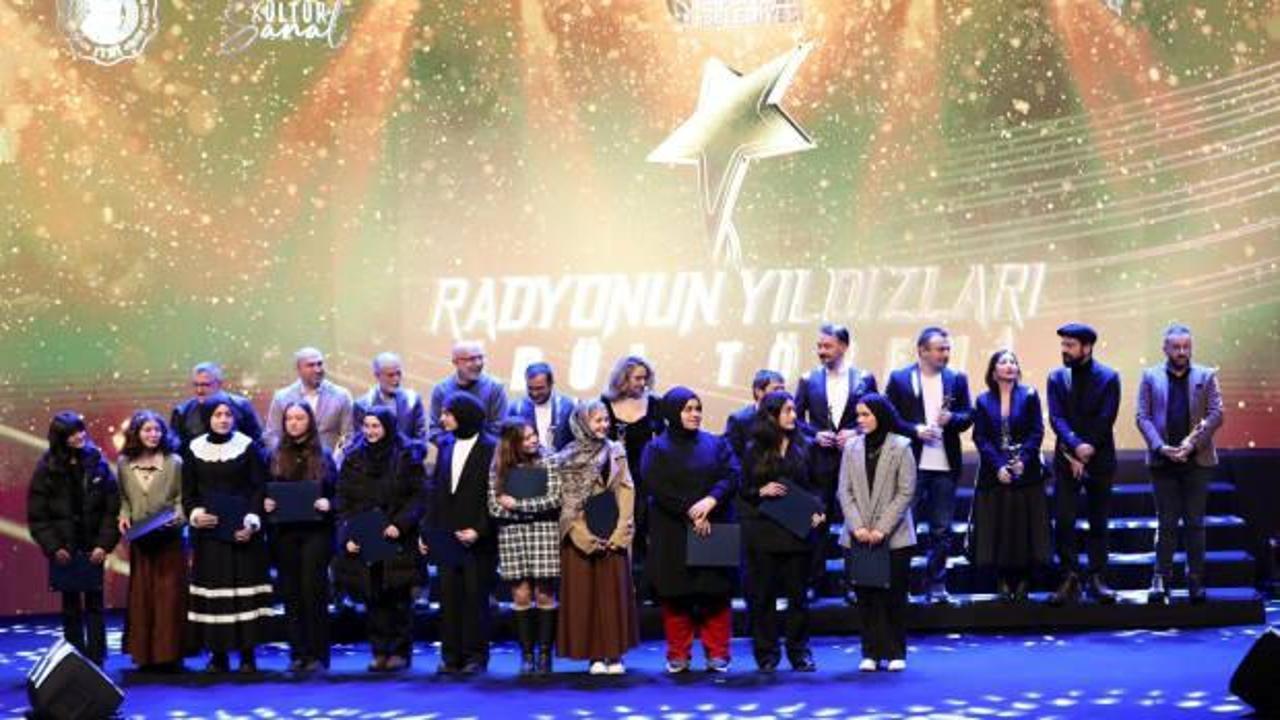 Esenler’de ‘Radyonun Yıldızları’ ödülleri sahiplerini buldu