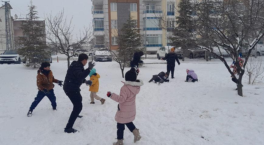 Kırklareli’nde kar nedeniyle eğitime bir gün ara verildi