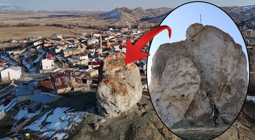 Köyün üzerindeki gizemli dev kaya parçası! ‘Ay ve yılan şekilleri var’