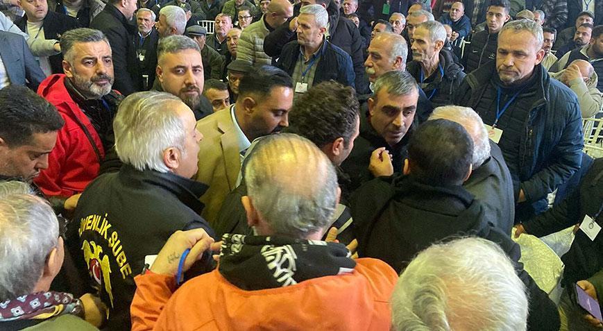 Salon karıştı, yumruklar havada uçuştu! Başkan maaşı 120 binden, 60 bin TL’ye düşürüldü