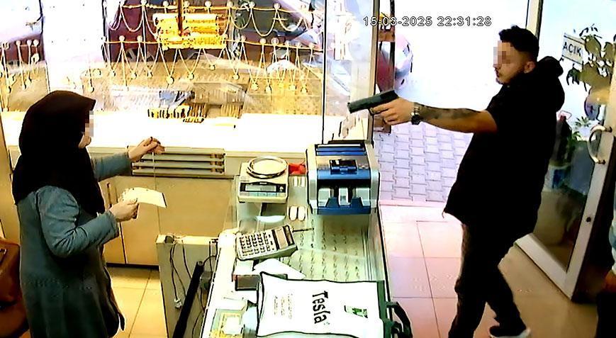 Adana’da soygun girişimi! Kuyumcunun eşi çığlık atınca kaçtılar