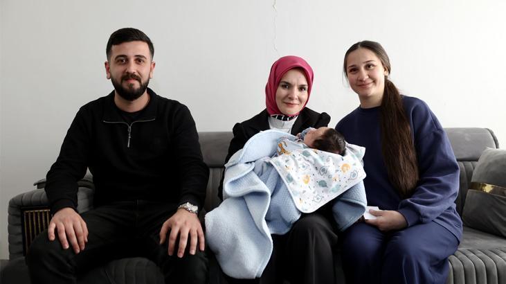 Aile ve Gençlik Fonu ile yuva kurdular! Çocukları olan çifte Bakan Göktaş’tan ziyaret