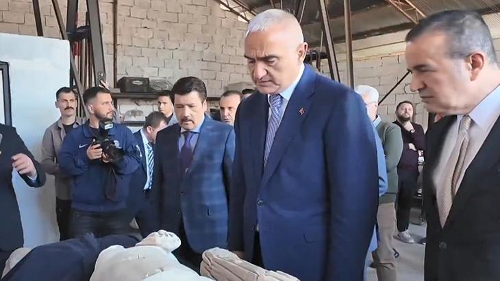 Bakan Ersoy, Aspendos’taki Hermes heykelini inceledi