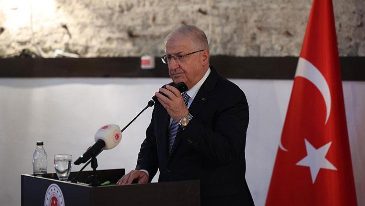 Bakan Güler, Mehmetçikle bayramlaştı