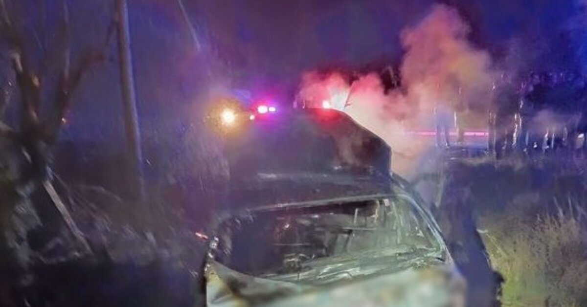 Balıkesir'de devrilen otomobil alev aldı: 1 ölü, 1 ağır yaralı | Son dakika haberleri