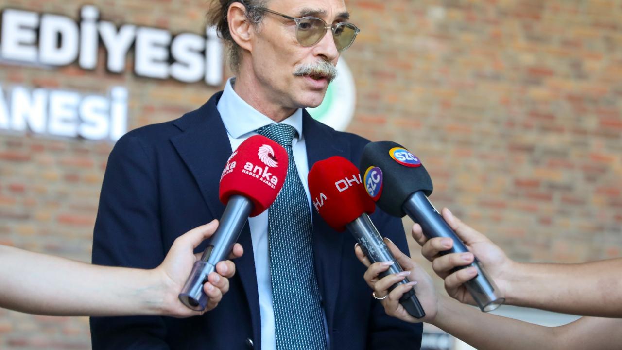 Başkan Erdal Beşikçioğlu vatandaşa böyle yakalandı: Halk hizmet beklerken…