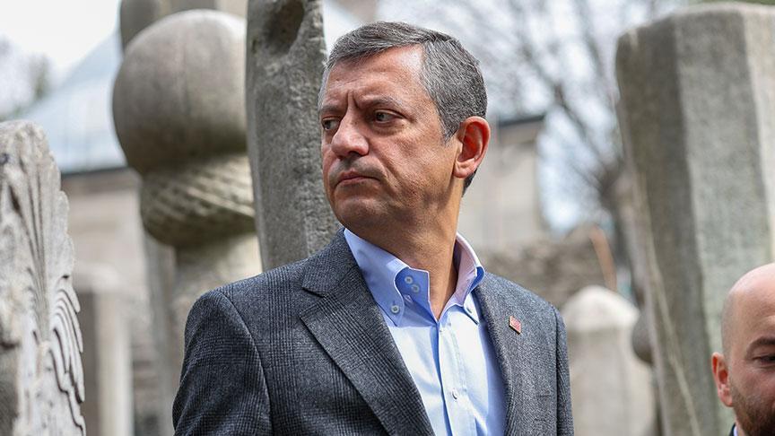 CHP Genel Başkanı Özel, Şehzadebaşı Camii’ni ziyaret etti