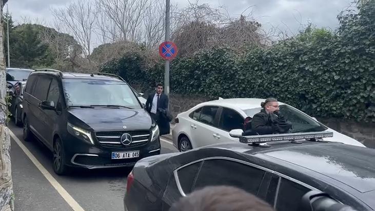 CHP Genel Başkanı Özgür Özel, İmamoğlu’nun evine geldi