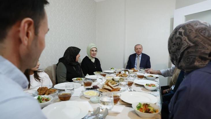 Cumhurbaşkanı Erdoğan’ın iftara gittiği site sakinleri: Tamamen sürpriz oldu