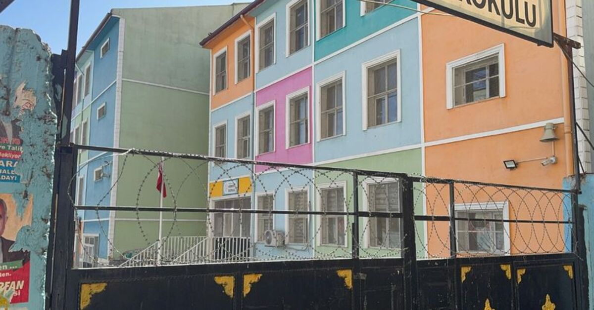 Diyarbakır haberleri: Kadın öğretmeni yumruklayıp sırtından bıçakladı | Son dakika haberleri